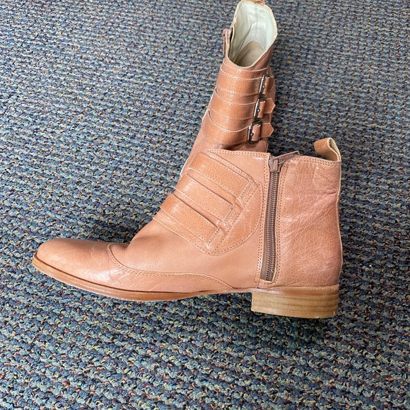 Candela Colt Booties in Blush Size 7 - Picture 2 of 7